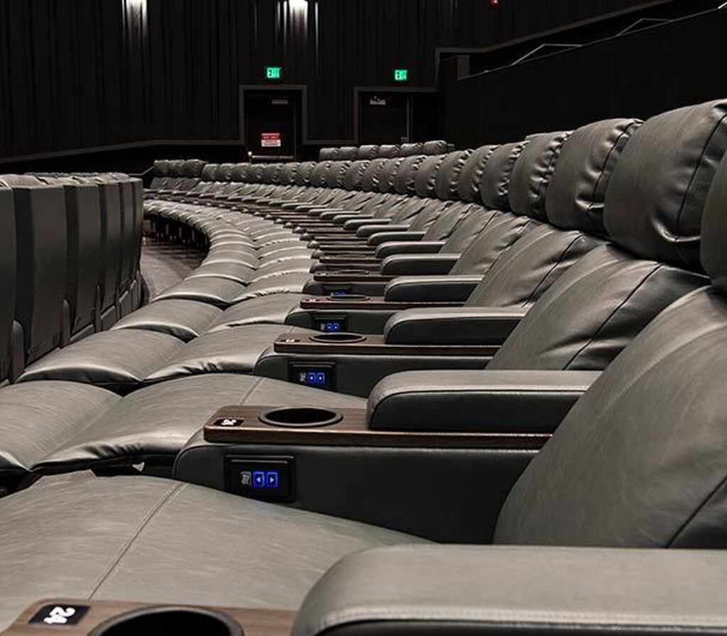 Showplace Icon Theatres With Spectrum Solstice Recliners Manufactured ...